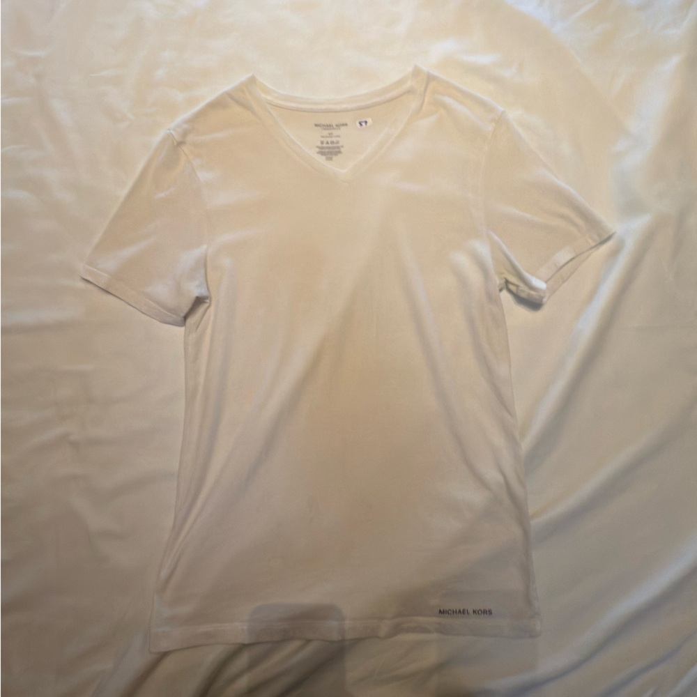 Michael Kors, small white V-neck